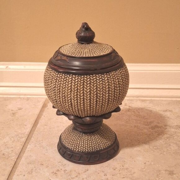 Ornate Lidded Jar Pedestal Spherical Finial Heavy Carved Woven Resin Urn Decor - Picture 11 of 16